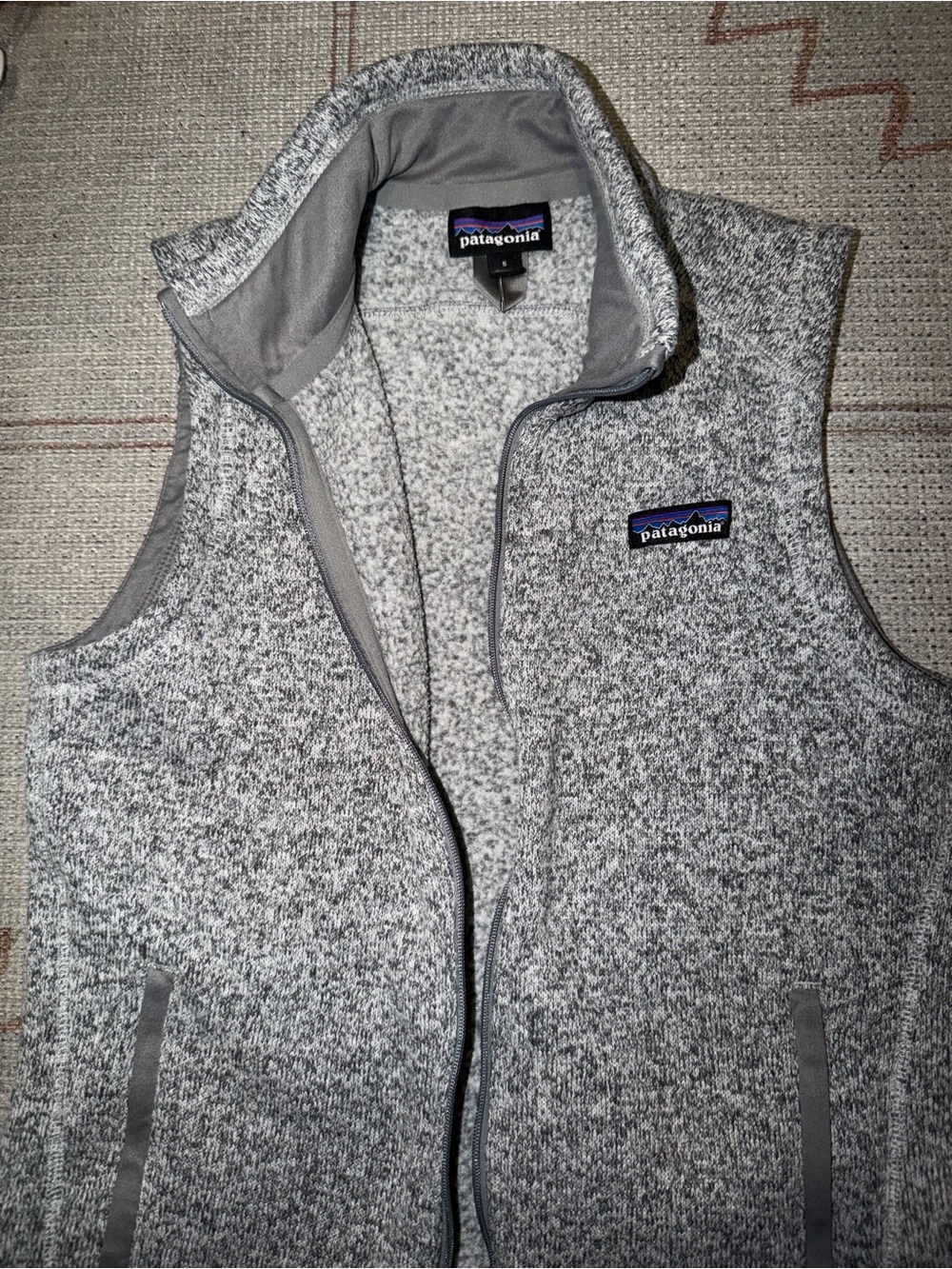 Patagonia Heather Gray Women's Fleece Vest with Logo - Picture 2 of 3
